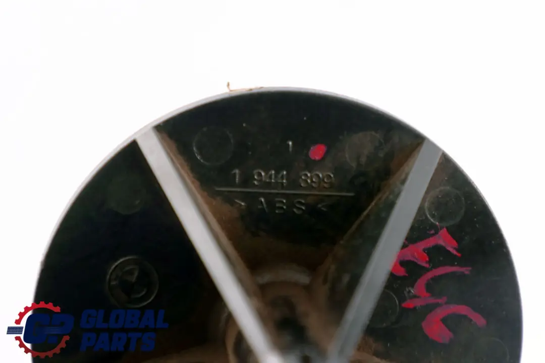 BMW 3 Serie E46 Coffre Pneu de Rechange Retaining Boulons Helice - SKU 1944899 - Numéro de pièce 1944899