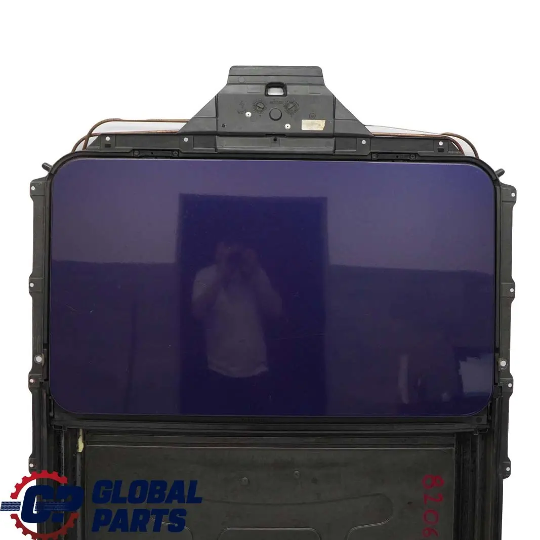 Sliding Vent Top Roof Sunroof Montrealblau Blue 8119730 PL to BMW 3 Series E36 Saloon with Part number 8206386 BMW 3 Series E36 Saloon Sliding Vent Top Roof Sunroof Montrealblau Blue 8119730 PL - SKU 8206386 - Part number 8206386