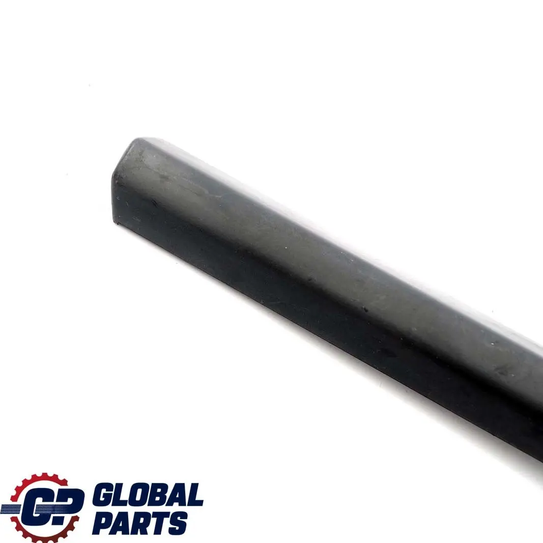 BMW E36 Moldura Guardabarros Delantero Izquierdo Negro - SKU 1960729 - Número de pieza 1960729