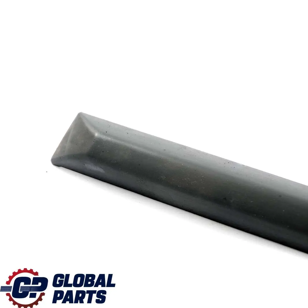 BMW E36 Moldura Guardabarros Delantero Derecho Negro - SKU 1960730 - Número de pieza 1960730