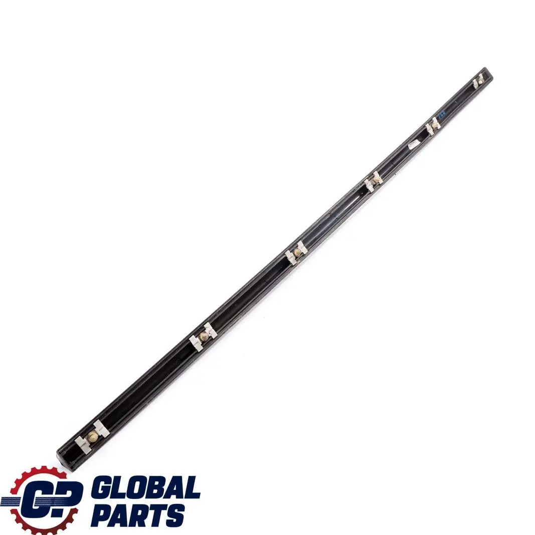 Stationwagon Copertura Esterno Anteriore Destro Porta per BMW E36 Berlina con numero di parte 1960732 BMW E36 Berlina Stationwagon Copertura Esterno Anteriore Destro Porta - SKU 1960732 - Numero di parte 1960732