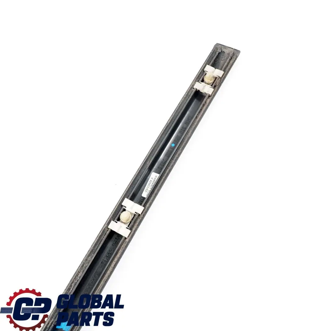 Copertura della striscia rivestimento esterna porta posteriore sinistra per BMW E36 con numero di parte 1960733 BMW E36 Copertura della striscia rivestimento esterna porta posteriore sinistra - SKU 1960733 - Numero di parte 1960733