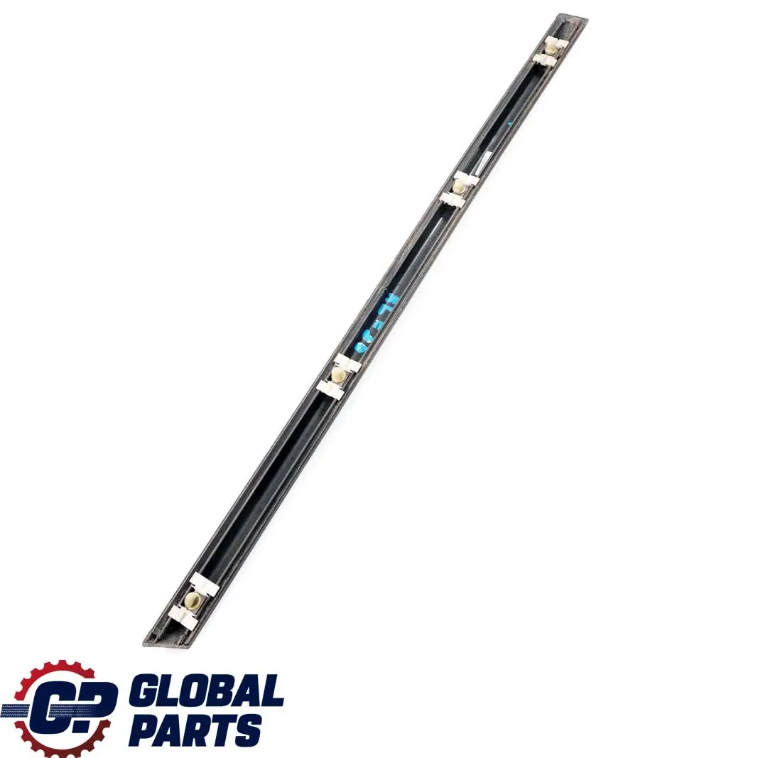 Combi Berline Revetement Exterieur Arriere Droite Porte Baguette pour BMW 3 E36 à propos du numéro de pièce 1960733 BMW 3 E36 Combi Berline Revetement Exterieur Arriere Droite Porte Baguette - SKU 1960733 - Numéro de pièce 1960733