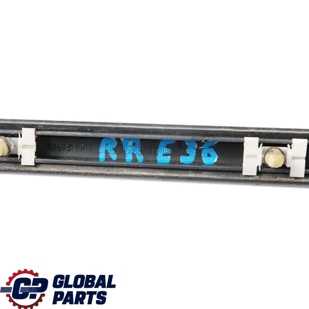 Trasera Derecha Puerta Exterior Tira Moldura Cubierta para BMW E36 Berlina Touring con número de pieza 1960734 BMW E36 Berlina Touring Trasera Derecha Puerta Exterior Tira Moldura Cubierta - SKU 1960734 - Número de pieza 1960734