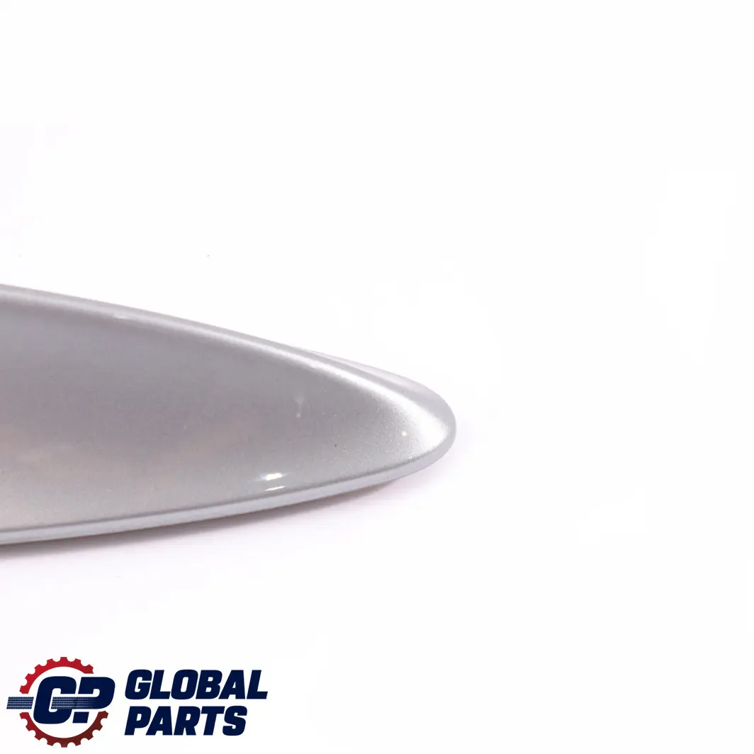 Boîtier d'antenne toit Aileron requin Antenne Gris Silbergrau - A08 pour BMW X3 E83 à propos du numéro de pièce 2147431 BMW X3 E83 Boîtier d'antenne toit Aileron requin Antenne Gris Silbergrau - A08 - SKU 2147431-SBG - Numéro de pièce 2147431