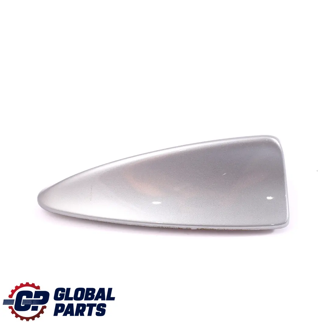 Antenna pinna squalo sul tetto Grigio Silbergrau - A08 per BMW X3 E83 con numero di parte 2147431 BMW X3 E83 Antenna pinna squalo sul tetto Grigio Silbergrau - A08 - SKU 2147431-SBG - Numero di parte 2147431