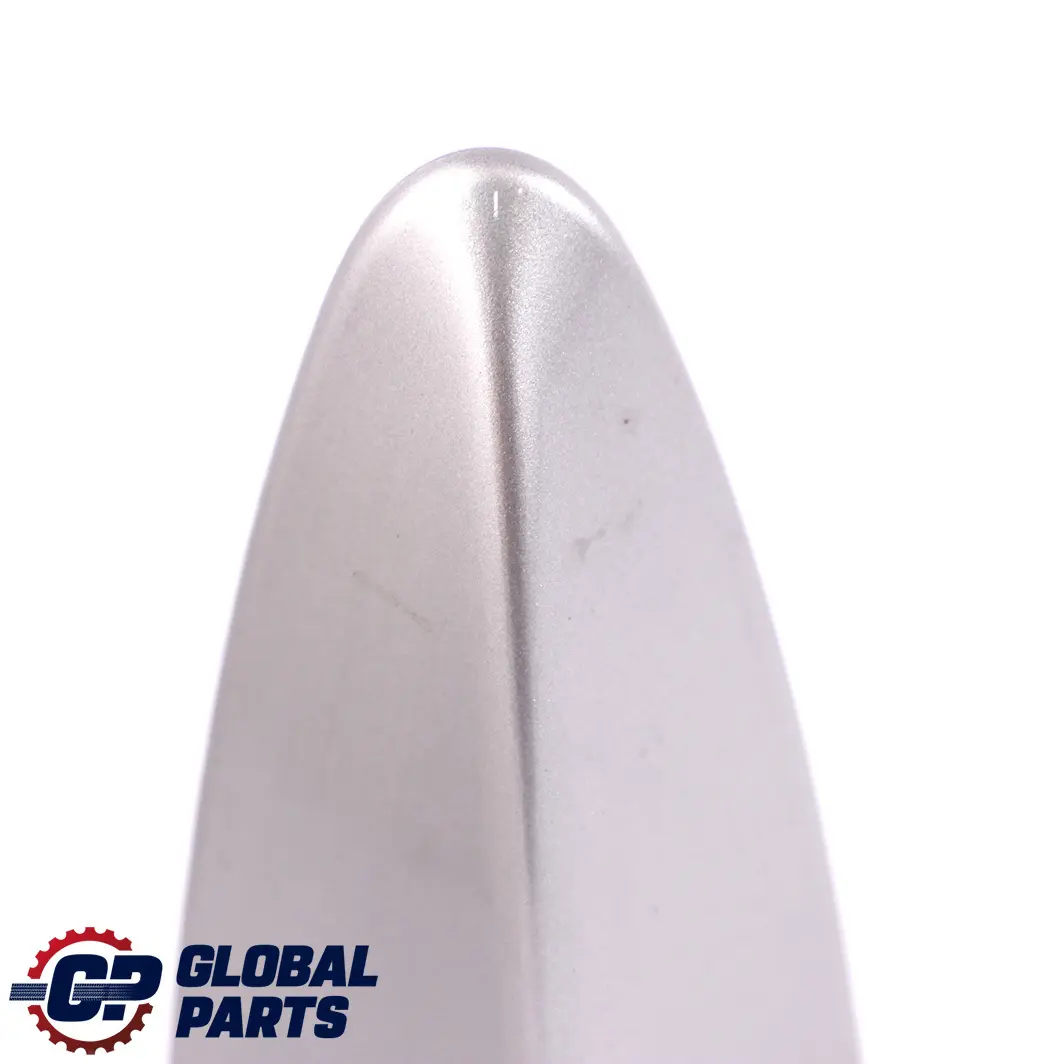 Boîtier d'antenne toit Aileron requin Antenne Gris Silbergrau - A08 pour BMW X3 E83 à propos du numéro de pièce 2147431 BMW X3 E83 Boîtier d'antenne toit Aileron requin Antenne Gris Silbergrau - A08 - SKU 2147431-SBG - Numéro de pièce 2147431