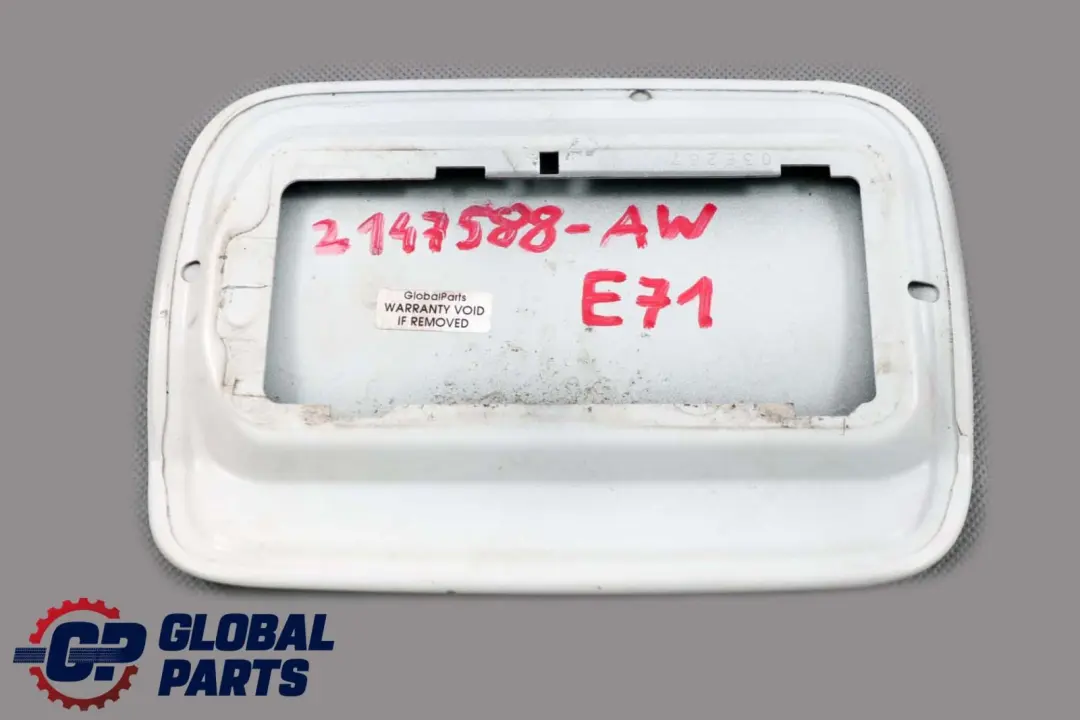 Fill-in Flap Filler Fuel Cover Alpinweiss 3 - 300 White to BMW X6 Series E71 E72 with Part number 2147588 BMW X6 Series E71 E72 Fill-in Flap Filler Fuel Cover Alpinweiss 3 - 300 White - SKU 2147588-AW - Part number 2147588