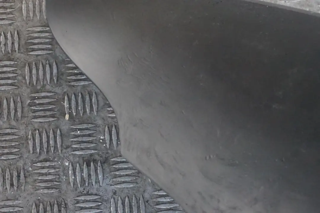 Seitenwand Vorne Links Kotflügel Titansilber Titan Silber - 354 für BMW 6 E63 E64 mit Teilenummer 2155901 BMW 6 E63 E64 Seitenwand Vorne Links Kotflügel Titansilber Titan Silber - 354 - SKU 2155901-TS - Teilenummer 2155901