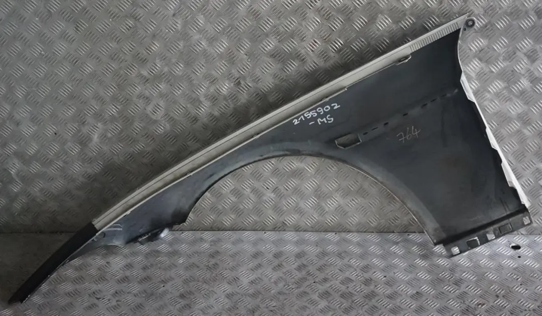 Seitenwand Kotflügel Vorne Rechts Mineralsilber Silber - A14 für BMW 6 E63 E64 mit Teilenummer 2155902 BMW 6 E63 E64 Seitenwand Kotflügel Vorne Rechts Mineralsilber Silber - A14 - SKU 2155902-MS - Teilenummer 2155902