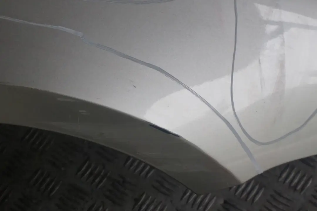 Front Right Wing Fender Side Panel O/S Mineralsilber Silver - A14 to BMW 6 E63 E64 with Part number 2155902 BMW 6 E63 E64 Front Right Wing Fender Side Panel O/S Mineralsilber Silver - A14 - SKU 2155902-MS - Part number 2155902