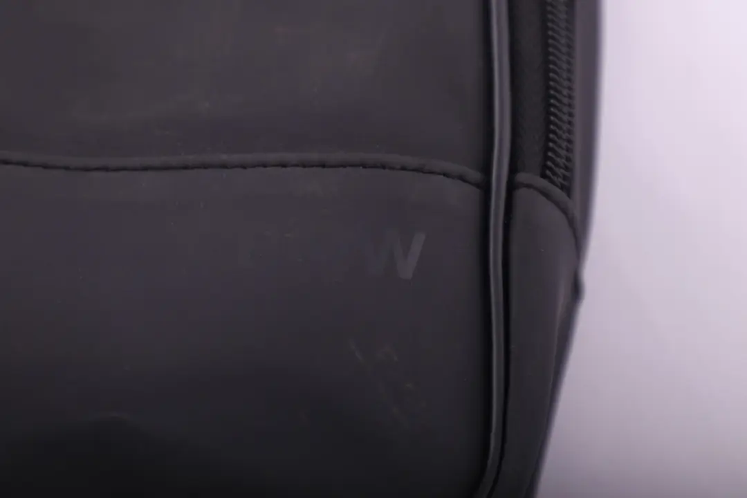 Borsa porta-olio motore BMW originale Custodia viaggio 1L per con numero di parte 2158848 Borsa porta-olio motore BMW originale Custodia viaggio 1L - SKU 2158848-4 - Numero di parte 2158848