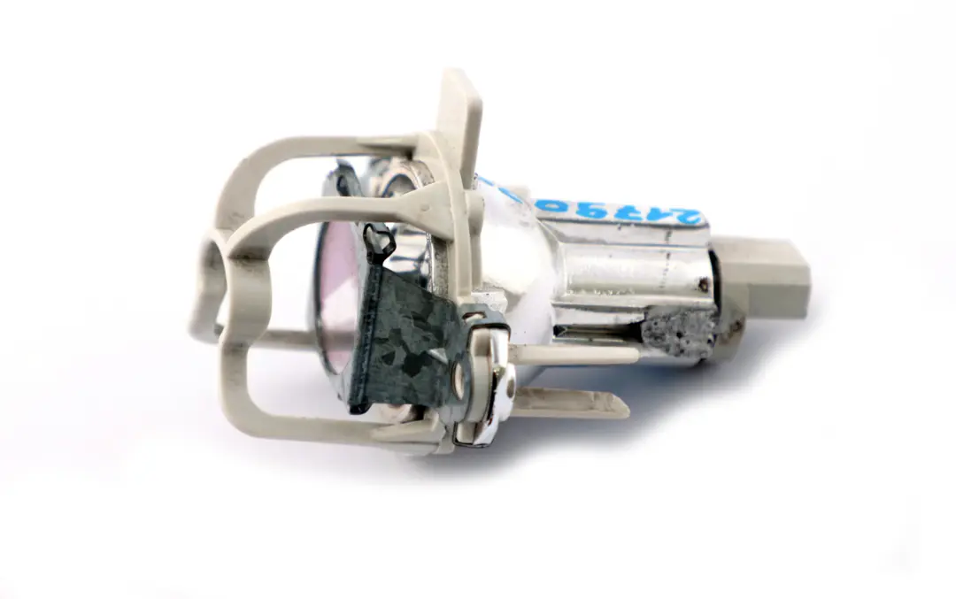 Phares Miele Unite D'eclairage Lichtringe Valeo pour BMW 3 E90 E91 LCI à propos du numéro de pièce 2179077 BMW 3 E90 E91 LCI Phares Miele Unite D'eclairage Lichtringe Valeo - SKU 2179077 - Numéro de pièce 2179077