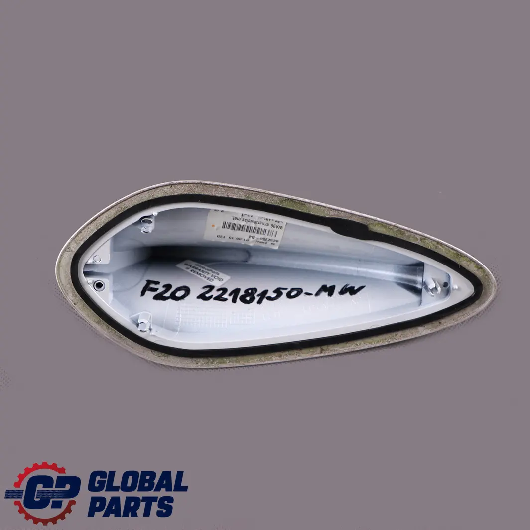 Alloggiamento vuoto Antenna sul Mineralweiss Bianco Minerale per BMW F20 F21 F31 con numero di parte 2218150 BMW F20 F21 F31 Alloggiamento vuoto Antenna sul Mineralweiss Bianco Minerale - SKU 2218150-MW - Numero di parte 2218150