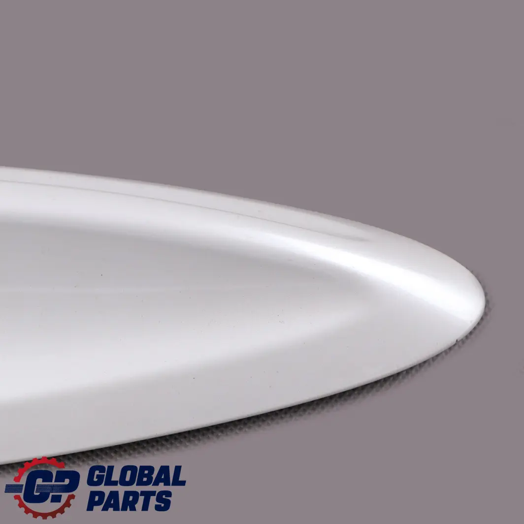 Alloggiamento vuoto Antenna sul Mineralweiss Bianco Minerale per BMW F20 F21 F31 con numero di parte 2218150 BMW F20 F21 F31 Alloggiamento vuoto Antenna sul Mineralweiss Bianco Minerale - SKU 2218150-MW - Numero di parte 2218150