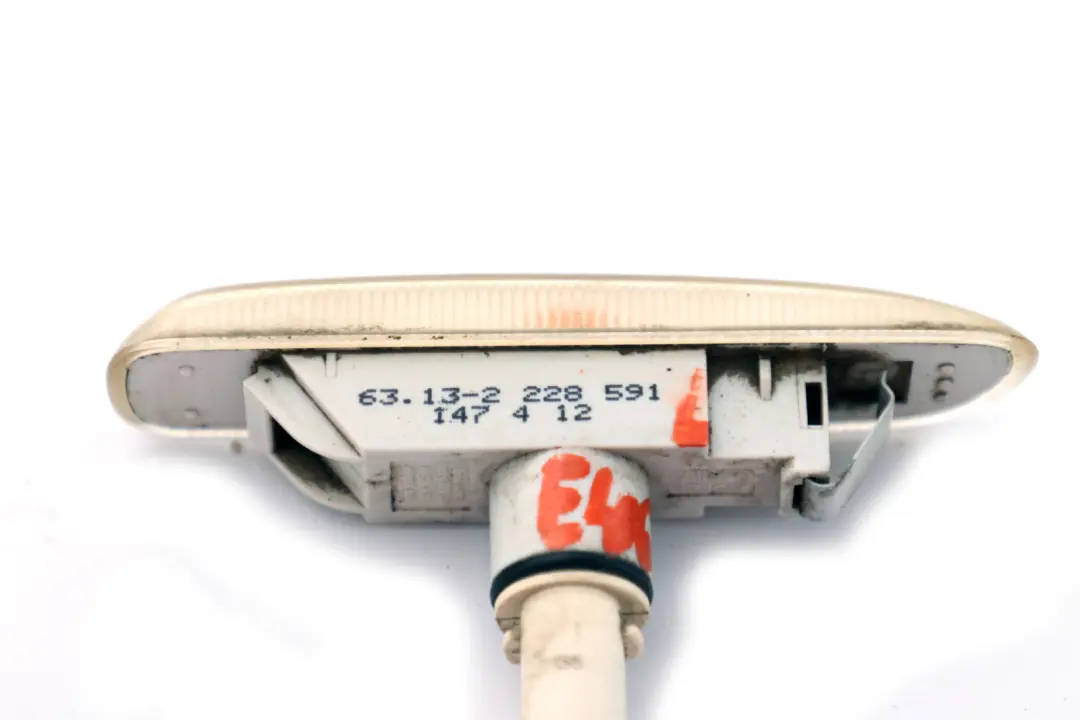 Zusatzblinkleuchte Vorne/ Seitlich Weiss Links für BMW 3 er E46 mit Teilenummer 2228591 BMW 3 er E46 Zusatzblinkleuchte Vorne/ Seitlich Weiss Links - SKU 2228591 - Teilenummer 2228591
