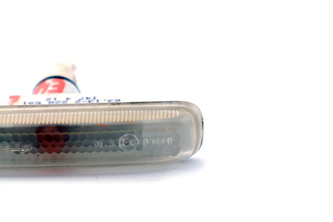 Side Additional Turn Indicator Lamp White Left N/S to BMW 3 Series E46 with Part number 2228591 BMW 3 Series E46 Side Additional Turn Indicator Lamp White Left N/S - SKU 2228591 - Part number 2228591
