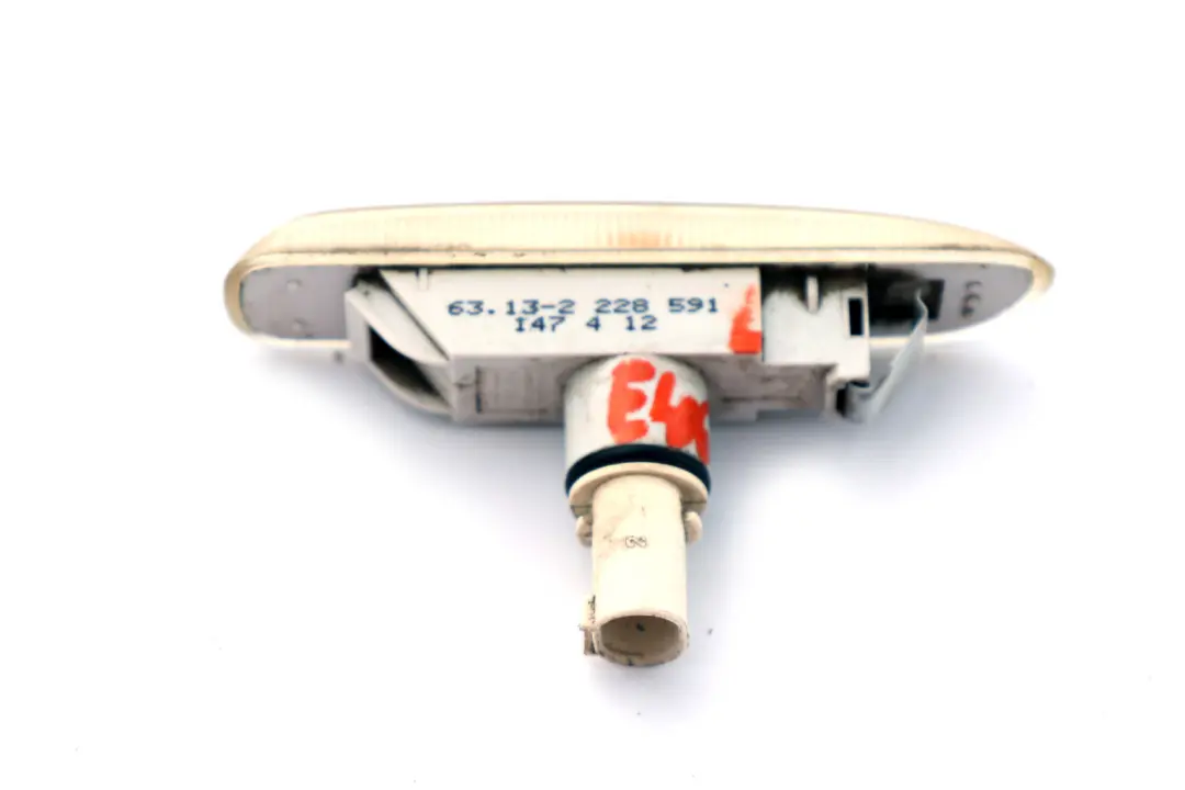 Side Additional Turn Indicator Lamp White Left N/S to BMW 3 Series E46 with Part number 2228591 BMW 3 Series E46 Side Additional Turn Indicator Lamp White Left N/S - SKU 2228591 - Part number 2228591