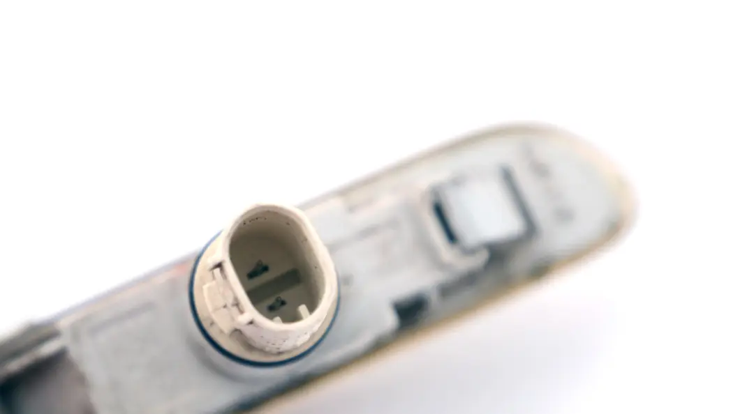 Lado Derecho Adicional Intermitente Blanco para BMW E46 con número de pieza 2228592 BMW E46 Lado Derecho Adicional Intermitente Blanco - SKU 2228592 - Número de pieza 2228592