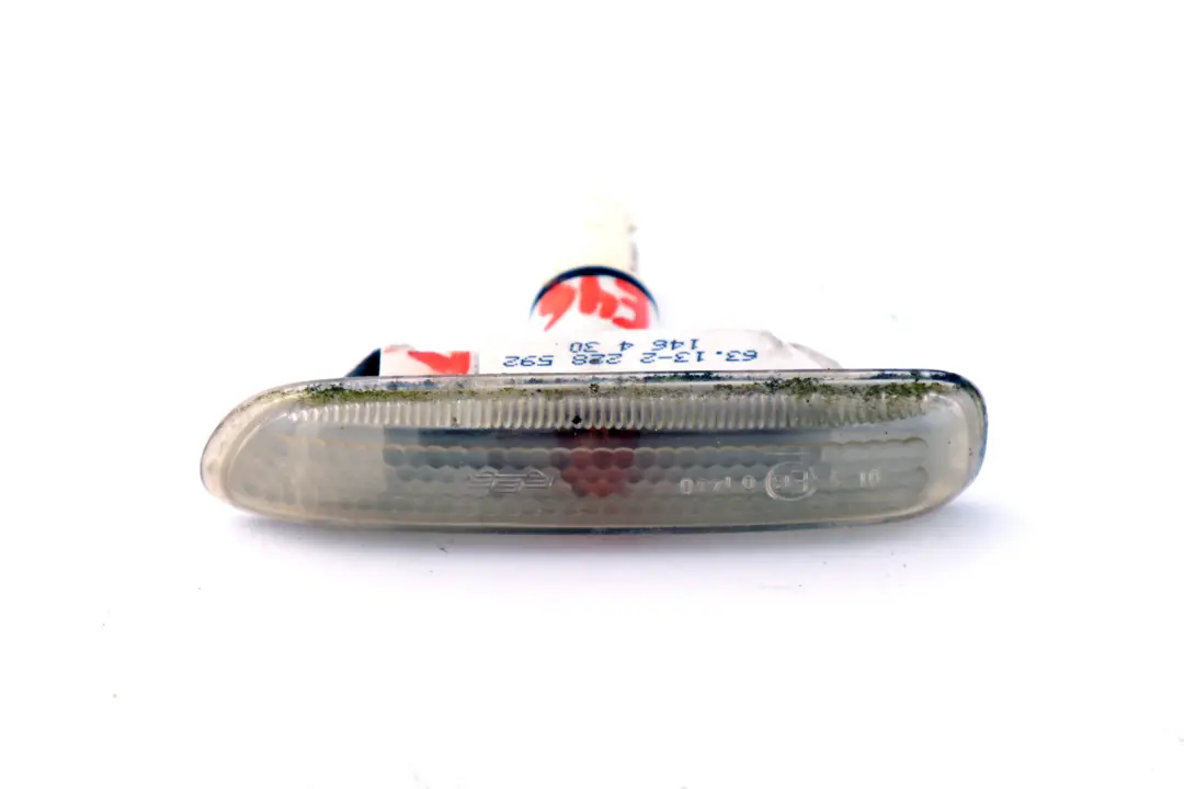 Right Side Additional Turn Indicator Lamp White O/S to BMW 3 Series E46 with Part number 2228592 BMW 3 Series E46 Right Side Additional Turn Indicator Lamp White O/S - SKU 2228592 - Part number 2228592