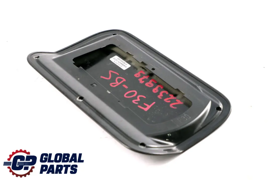 Fill In Flap Negro Zafiro Metalico para BMW F30 F80 M3 Fuel Cover con número de pieza 2239979 BMW F30 F80 M3 Fuel Cover Fill In Flap Negro Zafiro Metalico - SKU 2239979-BS - Número de pieza 2239979