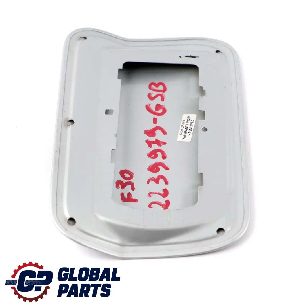 Coperchio Carburante Sportello Glacier Silber Argento per BMW F30 F80 M3 con numero di parte 2239979 BMW F30 F80 M3 Coperchio Carburante Sportello Glacier Silber Argento - SKU 2239979-GSB - Numero di parte 2239979
