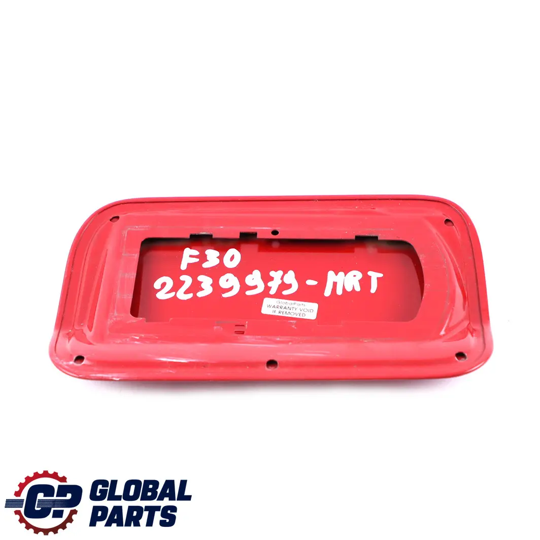 Coperchio Carburante Riempire Flap Melbourne Red Metallic A75 per BMW 3 F30 F80 M3 con numero di parte 2239979 BMW 3 F30 F80 M3 Coperchio Carburante Riempire Flap Melbourne Red Metallic A75 - SKU 2239979-MRT - Numero di parte 2239979