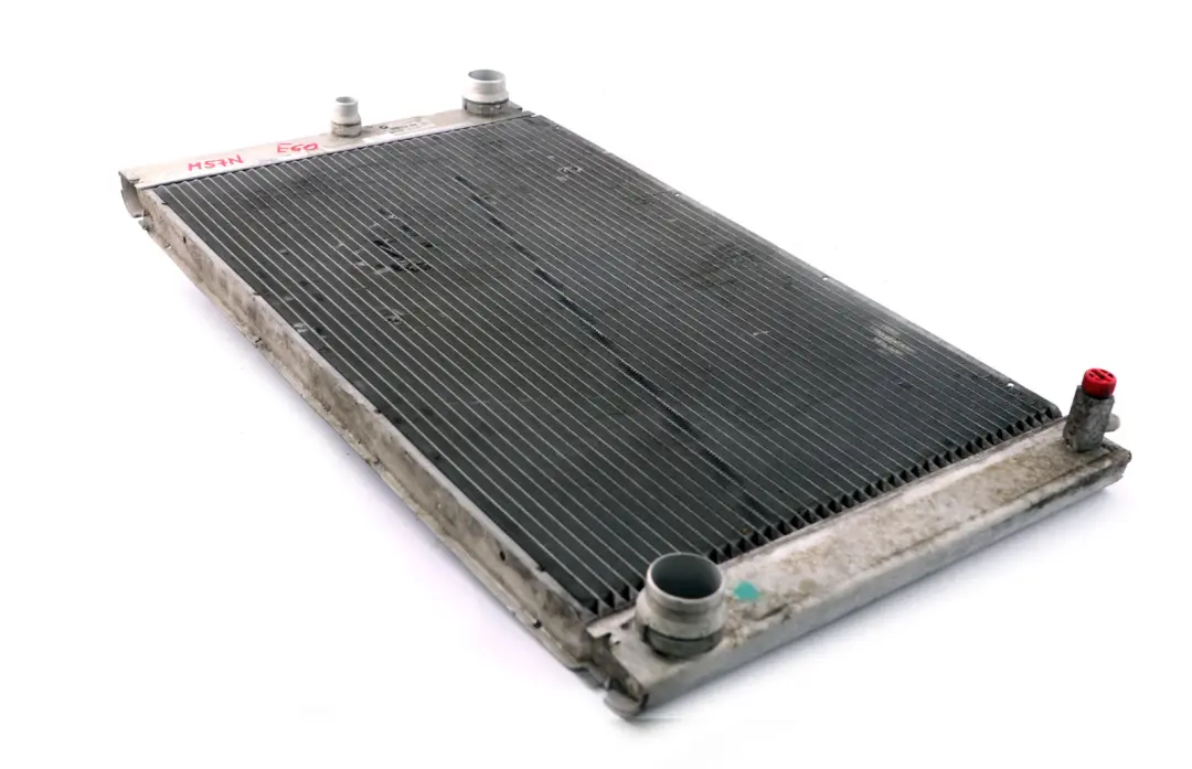 Radiatore Liquido Raffreddonneto Automatica 525d 530d 730d per BMW E60 E65 con numero di parte 2248478 BMW E60 E65 Radiatore Liquido Raffreddonneto Automatica 525d 530d 730d - SKU 2248478 - Numero di parte 2248478