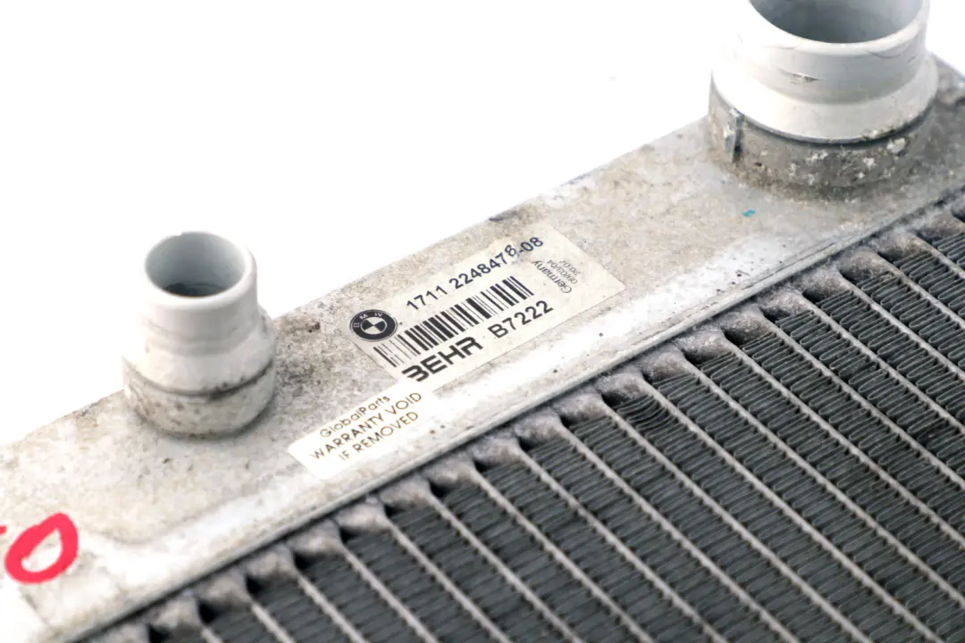 Radiatore Liquido Raffreddonneto Automatica 525d 530d 730d per BMW E60 E65 con numero di parte 2248478 BMW E60 E65 Radiatore Liquido Raffreddonneto Automatica 525d 530d 730d - SKU 2248478 - Numero di parte 2248478