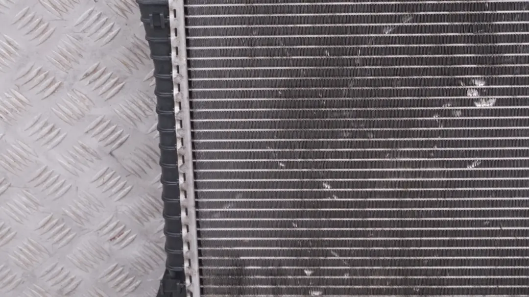 BMW X5 Series E53 3.0d 3.0i Engine Cooling Radiator Manual Transmission - SKU 2248723 - Part number 1439099