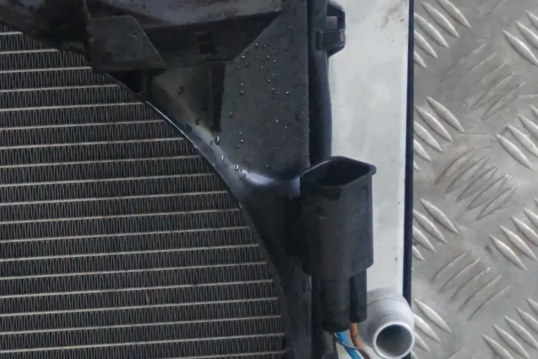 BMW 7 Series E65 M57N M57N2 730d Complete Engine Cooling Radiator Shroud Fan - SKU 2249458-1 - Part number 2249458