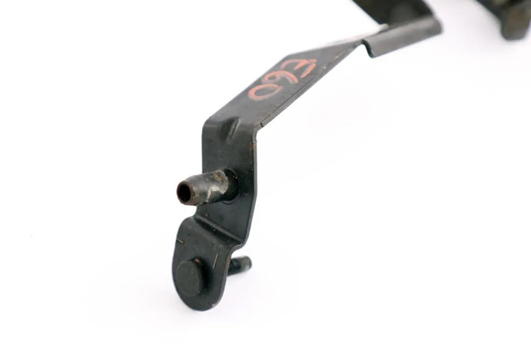 Halter Ölbehälter für BMW 5 6 er E60 E61N E63 E64 mit Teilenummer 2282029 BMW 5 6 er E60 E61N E63 E64 Halter Ölbehälter - SKU 2282029 - Teilenummer 2282029