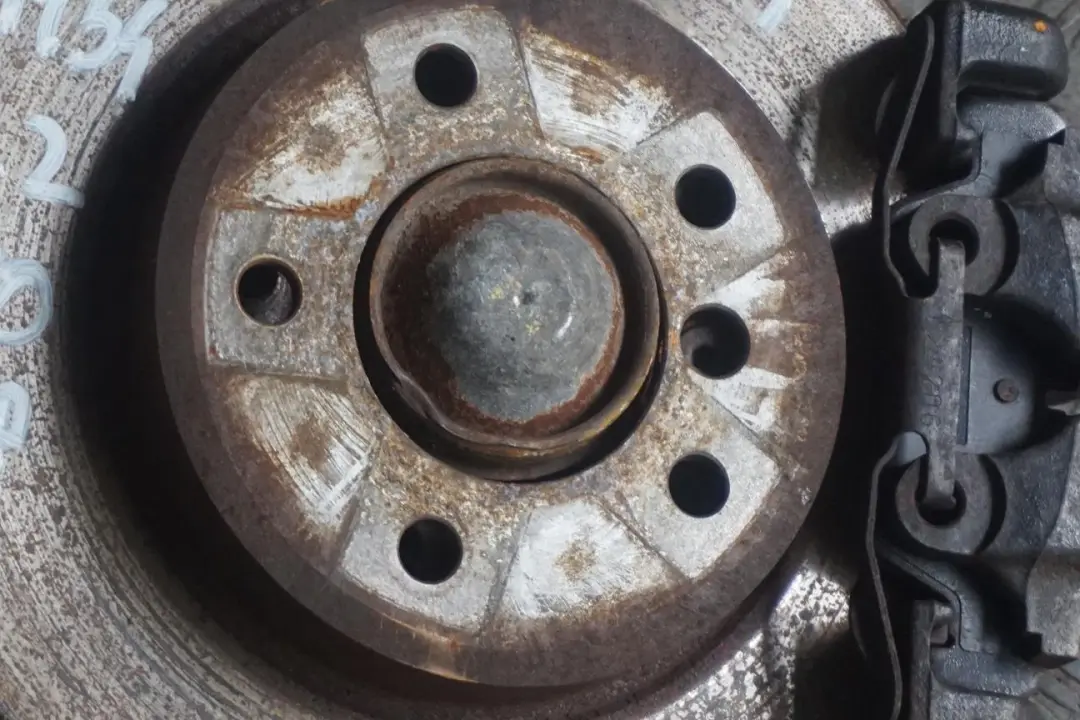 320Ci Amortyzator zwrotnica lewa do BMW E46 Cabrio o numerze 2282101 BMW E46 Cabrio 320Ci Amortyzator zwrotnica lewa - SKU 2282101 - Numer Części 2282101