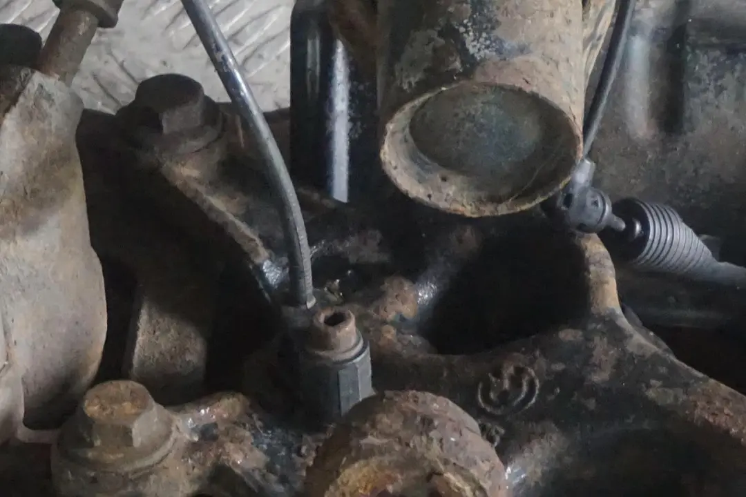 320Ci Amortyzator zwrotnica lewa do BMW E46 Cabrio o numerze 2282101 BMW E46 Cabrio 320Ci Amortyzator zwrotnica lewa - SKU 2282101 - Numer Części 2282101