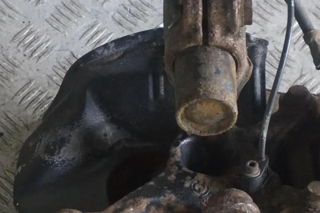 320Ci M54 M Sport Front Right O/S Suspension Leg Brake Disc to BMW 3 E46 Cabrio with Part number 2282102 BMW 3 E46 Cabrio 320Ci M54 M Sport Front Right O/S Suspension Leg Brake Disc - SKU 2282102 - Part number 2282102