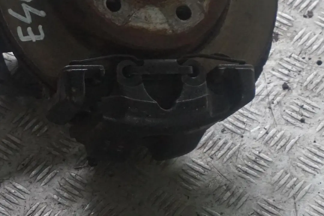 320Ci M54 M Sport Front Right O/S Suspension Leg Brake Disc to BMW 3 E46 Cabrio with Part number 2282102 BMW 3 E46 Cabrio 320Ci M54 M Sport Front Right O/S Suspension Leg Brake Disc - SKU 2282102 - Part number 2282102