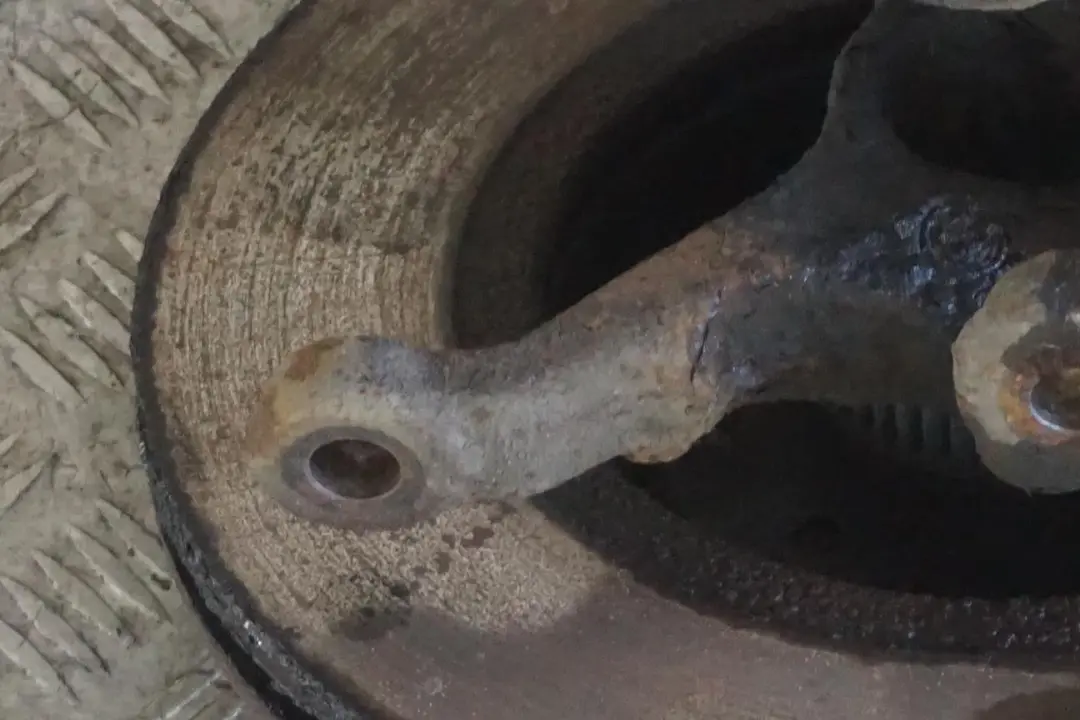 M57 M Sport Front Right O/S Suspension Leg Brake Disc to BMW 3 E46 Saloon 330d with Part number 2282460 BMW 3 E46 Saloon 330d M57 M Sport Front Right O/S Suspension Leg Brake Disc - SKU 2282460 - Part number 2282460