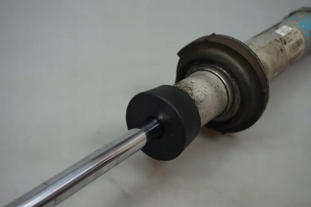 Muelle Strut Amortiguador Suspensión Trasera Derecha Izquierda EDC para BMW E60 M5 con número de pieza 2283127 BMW E60 M5 Muelle Strut Amortiguador Suspensión Trasera Derecha Izquierda EDC - SKU 2283127 - Número de pieza 2283127