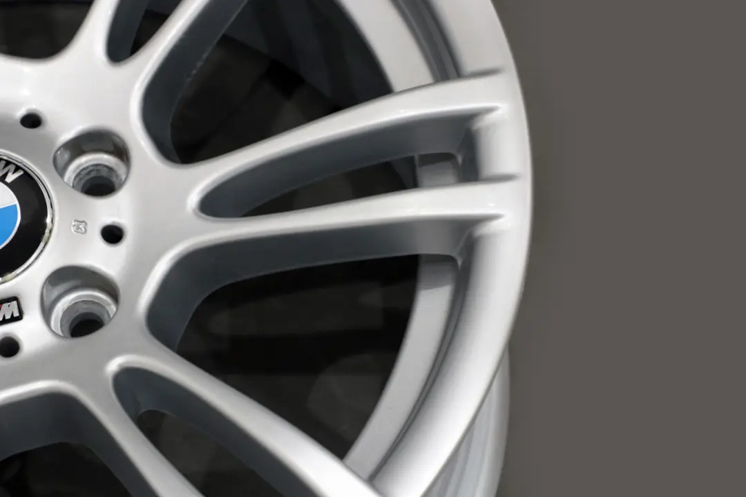 Alufelge Felge 18" Rad Doppelspeiche 270 8J ET:20 für BMW 3 er E90 E92 E93 M3 mit Teilenummer 2283905 BMW 3 er E90 E92 E93 M3 Alufelge Felge 18" Rad Doppelspeiche 270 8J ET:20 - SKU 2283905-2 - Teilenummer 2283905