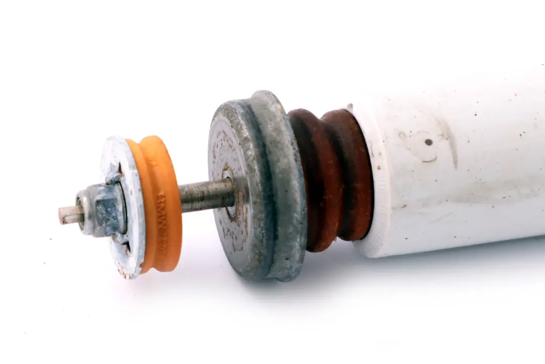 Amortisseur Arriere Droite / a Gauche Essieu 2283979 pour BMW 3 E93 M3 Cabriolet à propos du numéro de pièce 2284316 BMW 3 E93 M3 Cabriolet Amortisseur Arriere Droite / a Gauche Essieu 2283979 - SKU 2284316 - Numéro de pièce 2284316