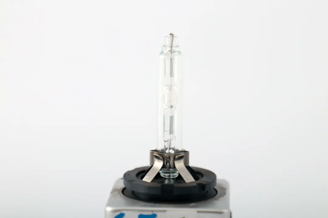 BMW 1 3 5 Series E60 F10 F11 F20 F30 F31 Bulb BMW Power Xenon Light HID 6000K - SKU 2338065 - Part number 2338065