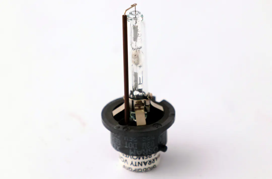 BMW 5 7 X5 Series E46 E53 E60 E65 Bulb BMW Power Xenon Light D2S 35W - SKU 2338066 - Part number 2338066