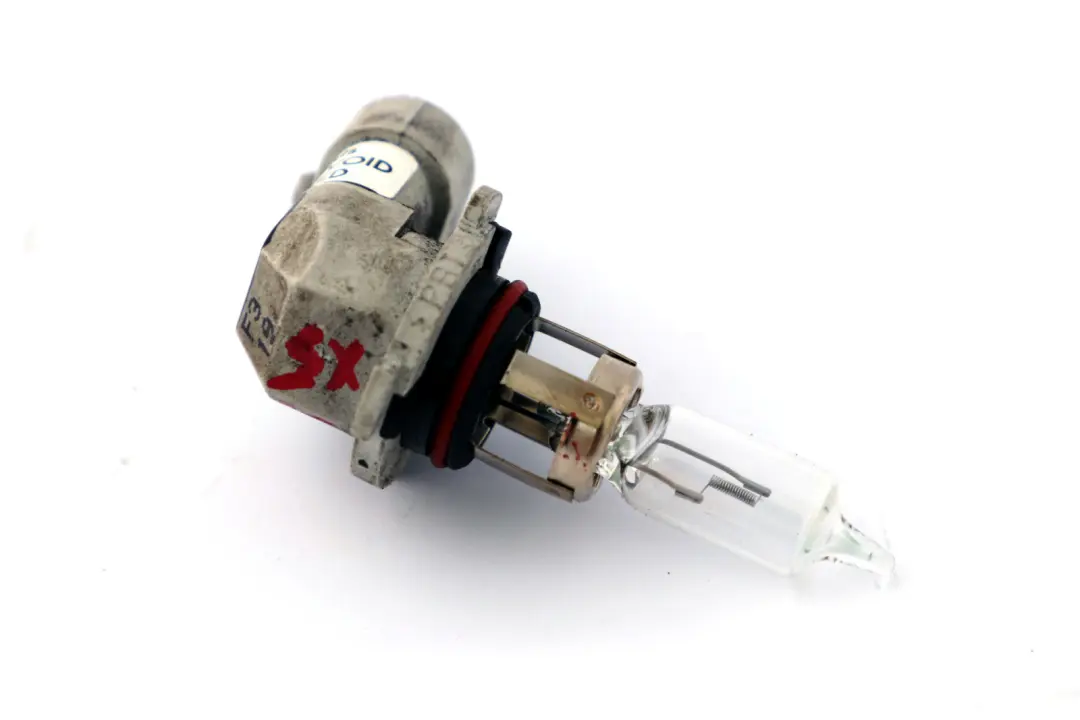 Trzymacz żarówki do BMW E53 E87 E90 o numerze 2352239 BMW E53 E87 E90 Trzymacz żarówki - SKU 2352239 - Numer Części 2352239