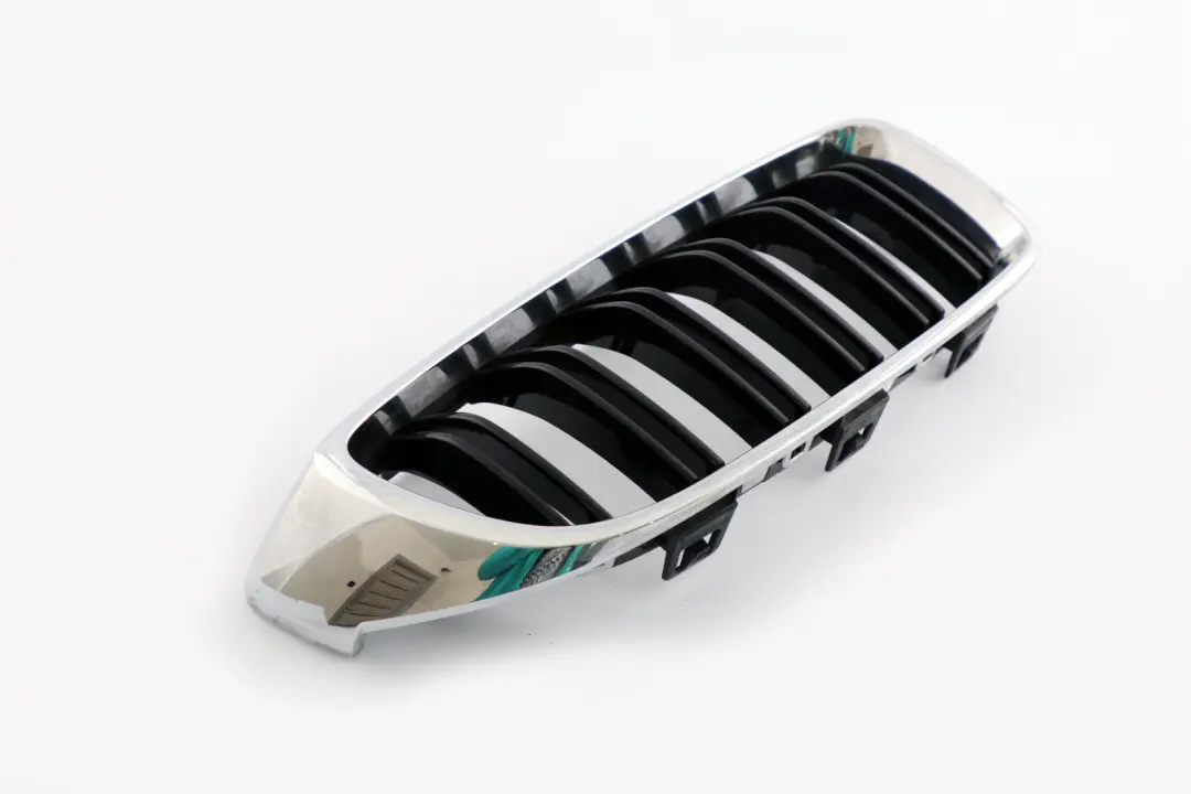 Grill Black High Gloss Right O/S Chrome to BMW 3 4 Series F80 M3 F82 M4 with Part number 2352812 BMW 3 4 Series F80 M3 F82 M4 Grill Black High Gloss Right O/S Chrome - SKU 2352812 - Part number 2352812