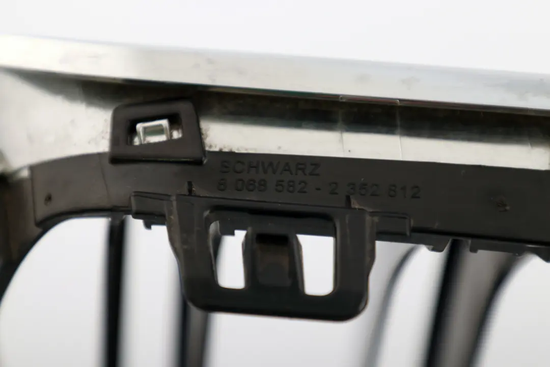 Grill Black High Gloss Right O/S Chrome to BMW 3 4 Series F80 M3 F82 M4 with Part number 2352812 BMW 3 4 Series F80 M3 F82 M4 Grill Black High Gloss Right O/S Chrome - SKU 2352812 - Part number 2352812