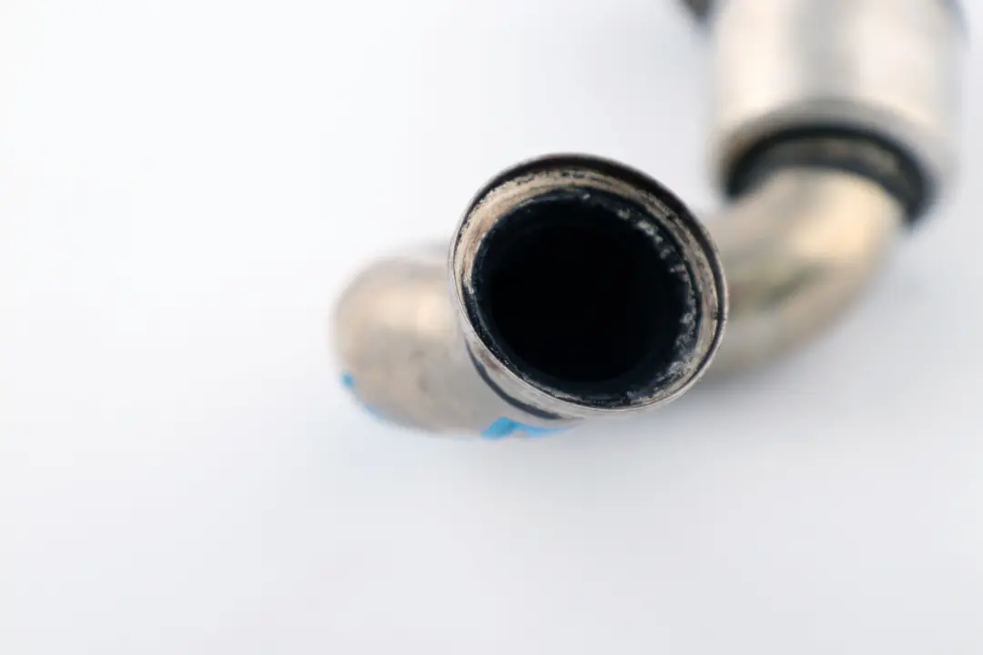 AGR Ventil Rohr EGR Kühleran Schluss Diesel für BMW E60 E87 E90 E91 mit Teilenummer 2354039 BMW E60 E87 E90 E91 AGR Ventil Rohr EGR Kühleran Schluss Diesel - SKU 2354039 - Teilenummer 2354039