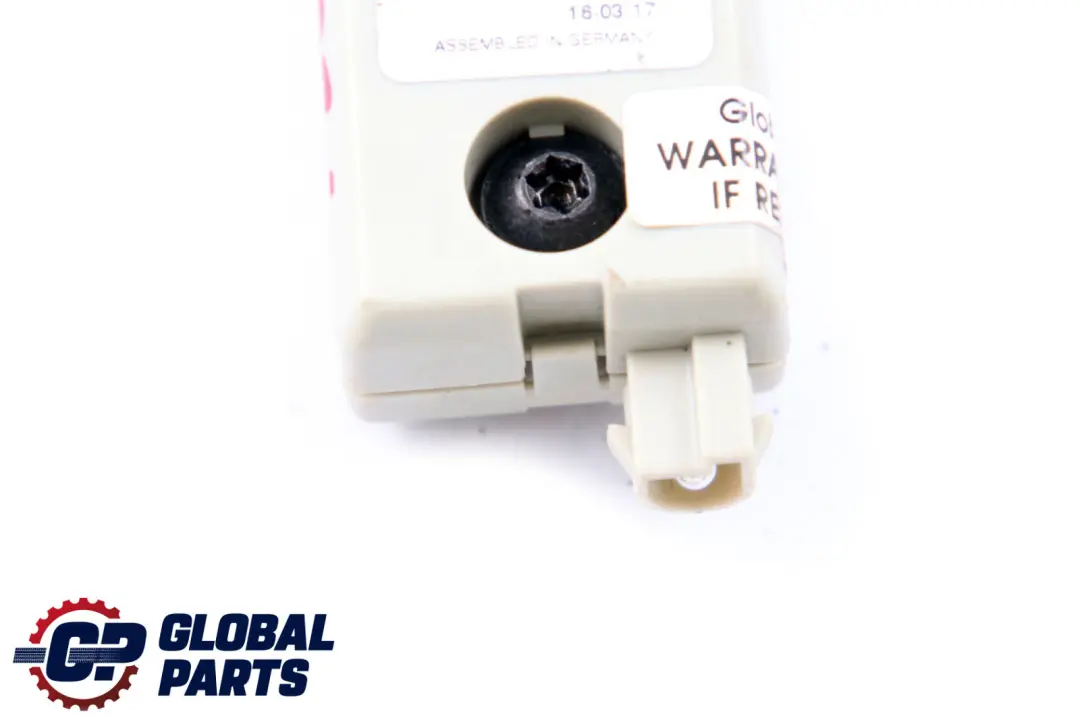 Antenna Amplifier Module Trap Circuit pour BMW Series F10 F22 F30 F32 à propos du numéro de pièce 9231466 BMW Series F10 F22 F30 F32 Antenna Amplifier Module Trap Circuit - SKU 2622341 - Numéro de pièce 9231466