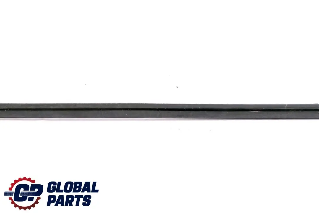 Front Right O/S Door Outer Weatherstrip High Gloss to BMW 3 Series E46 Saloon with Part number 2695286 BMW 3 Series E46 Saloon Front Right O/S Door Outer Weatherstrip High Gloss - SKU 2695286 - Part number 2695286