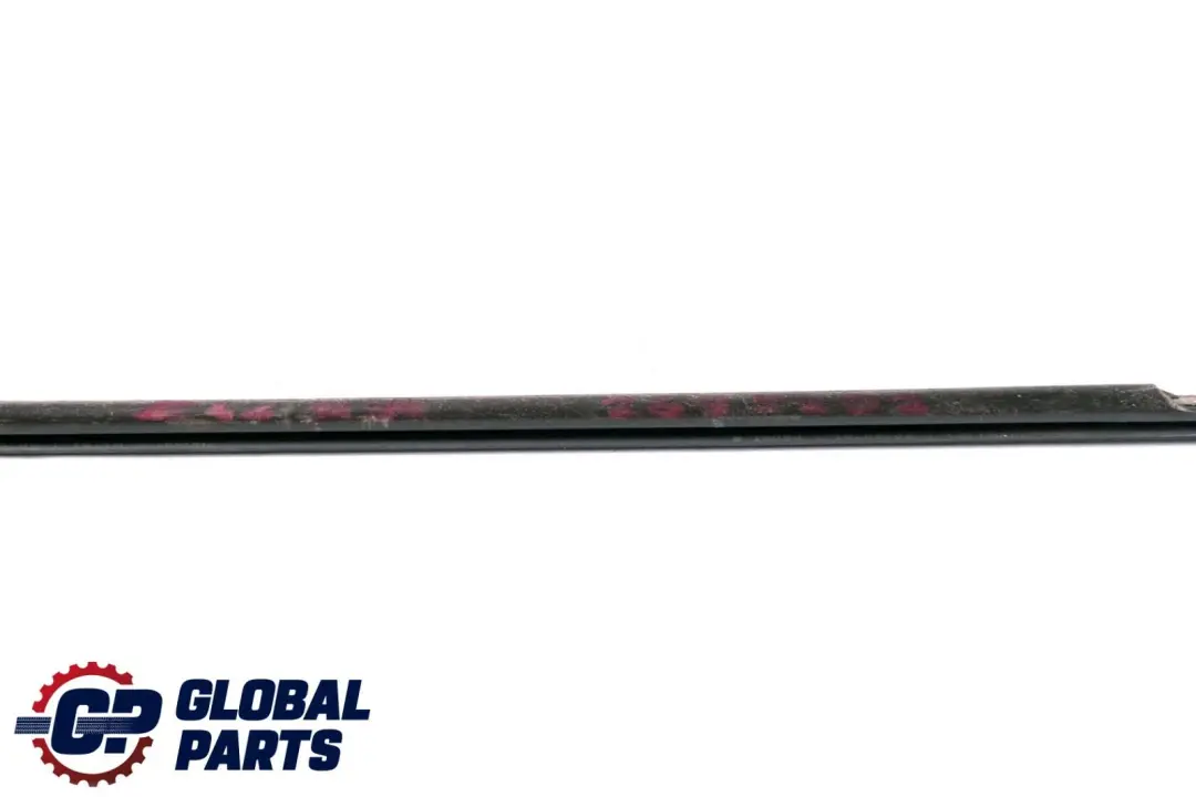 Right O/S Door Outer Weatherstrip High Gloss to BMW 3 Series E46 Saloon Rear with Part number 2695292 BMW 3 Series E46 Saloon Rear Right O/S Door Outer Weatherstrip High Gloss - SKU 2695292 - Part number 2695292