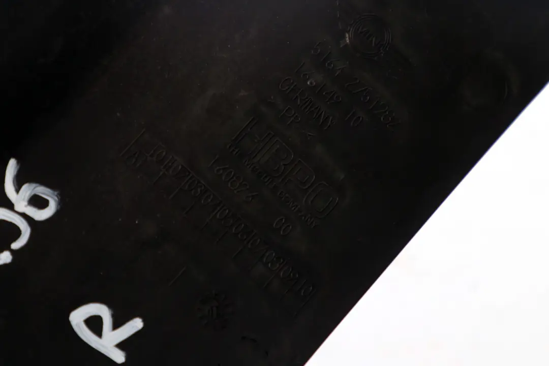 Tapa Conducto Aire Delantero Derecha para Mini Cooper One R55 R56 con número de pieza 2751282 Mini Cooper One R55 R56 Tapa Conducto Aire Delantero Derecha - SKU 2751282 - Número de pieza 2751282